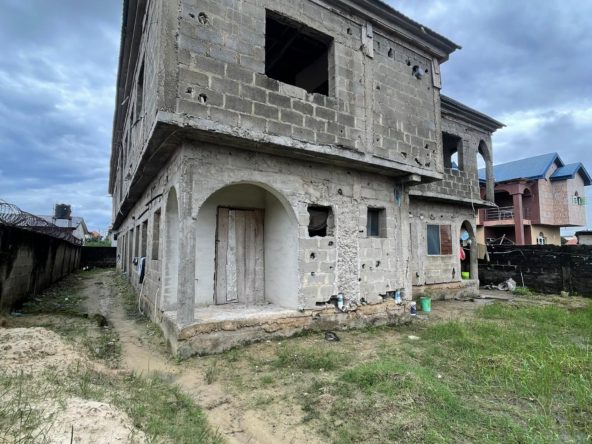 300 SQM in Surulere, Lagos — photo 2