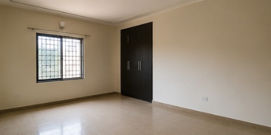 2 Bedroom Flat — photo 2